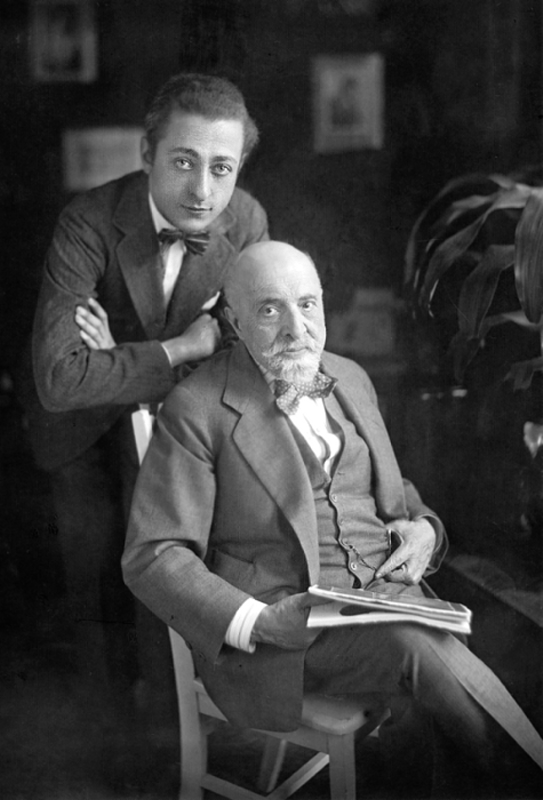Heifetz with_Auer_new_york_c.1919